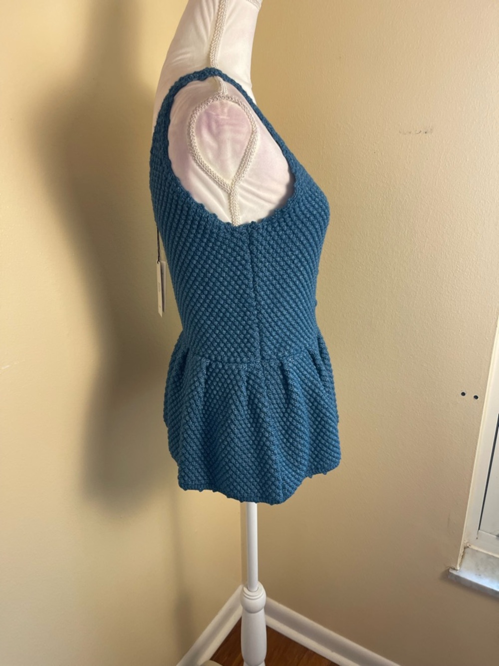 7 For All Mankind Blue Crochet Knit Peplum Top Tank Boho V Neck Coastal Chic M - Picture 10 of 15